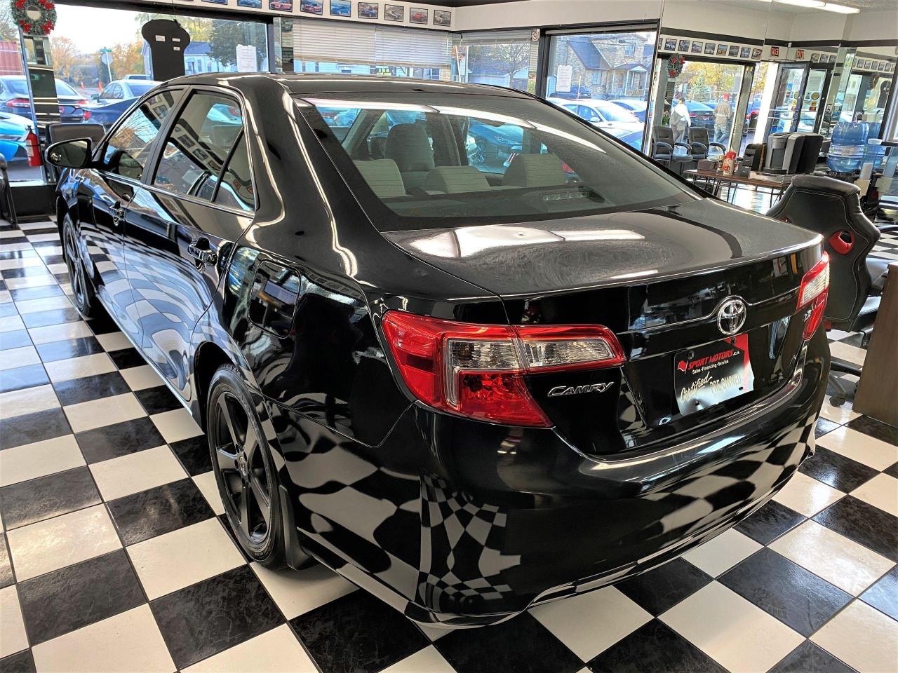 2014 Toyota Camry LE+Camera+A/C+Bluetooth+ACCIDENT FREE - Photo #2
