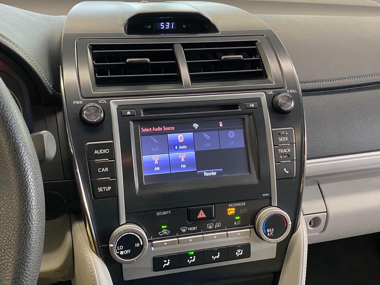 2014 Toyota Camry LE+Camera+A/C+Bluetooth+ACCIDENT FREE - Photo #10