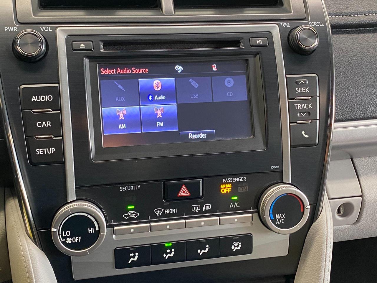 2014 Toyota Camry LE+Camera+A/C+Bluetooth+ACCIDENT FREE - Photo #23