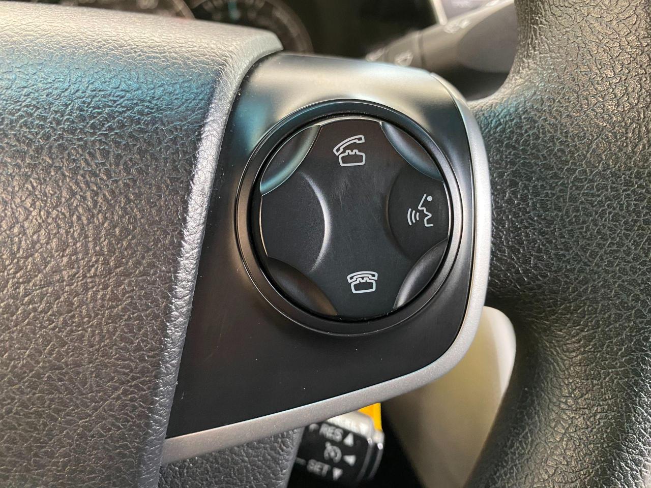 2014 Toyota Camry LE+Camera+A/C+Bluetooth+ACCIDENT FREE - Photo #24
