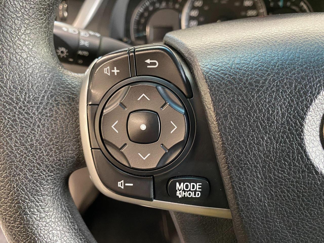 2014 Toyota Camry LE+Camera+A/C+Bluetooth+ACCIDENT FREE - Photo #25