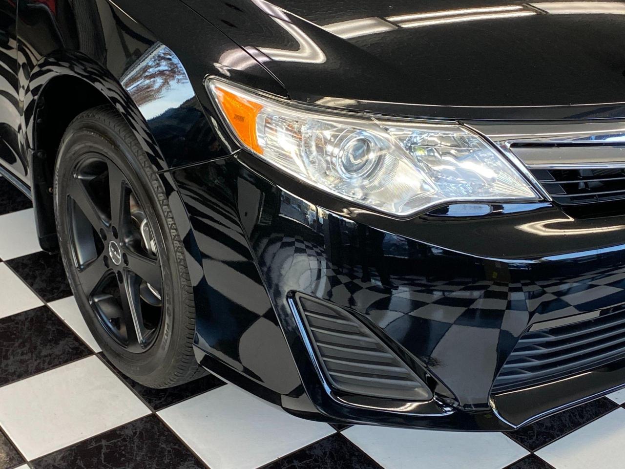 2014 Toyota Camry LE+Camera+A/C+Bluetooth+ACCIDENT FREE Photo31