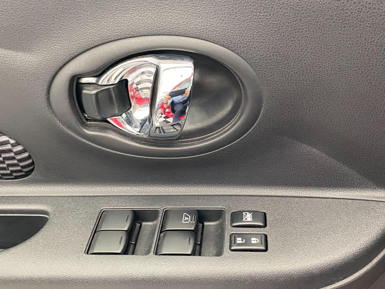 2016 Nissan Micra SV+A/C+New Brakes+ACCIDENT FREE - Photo #35