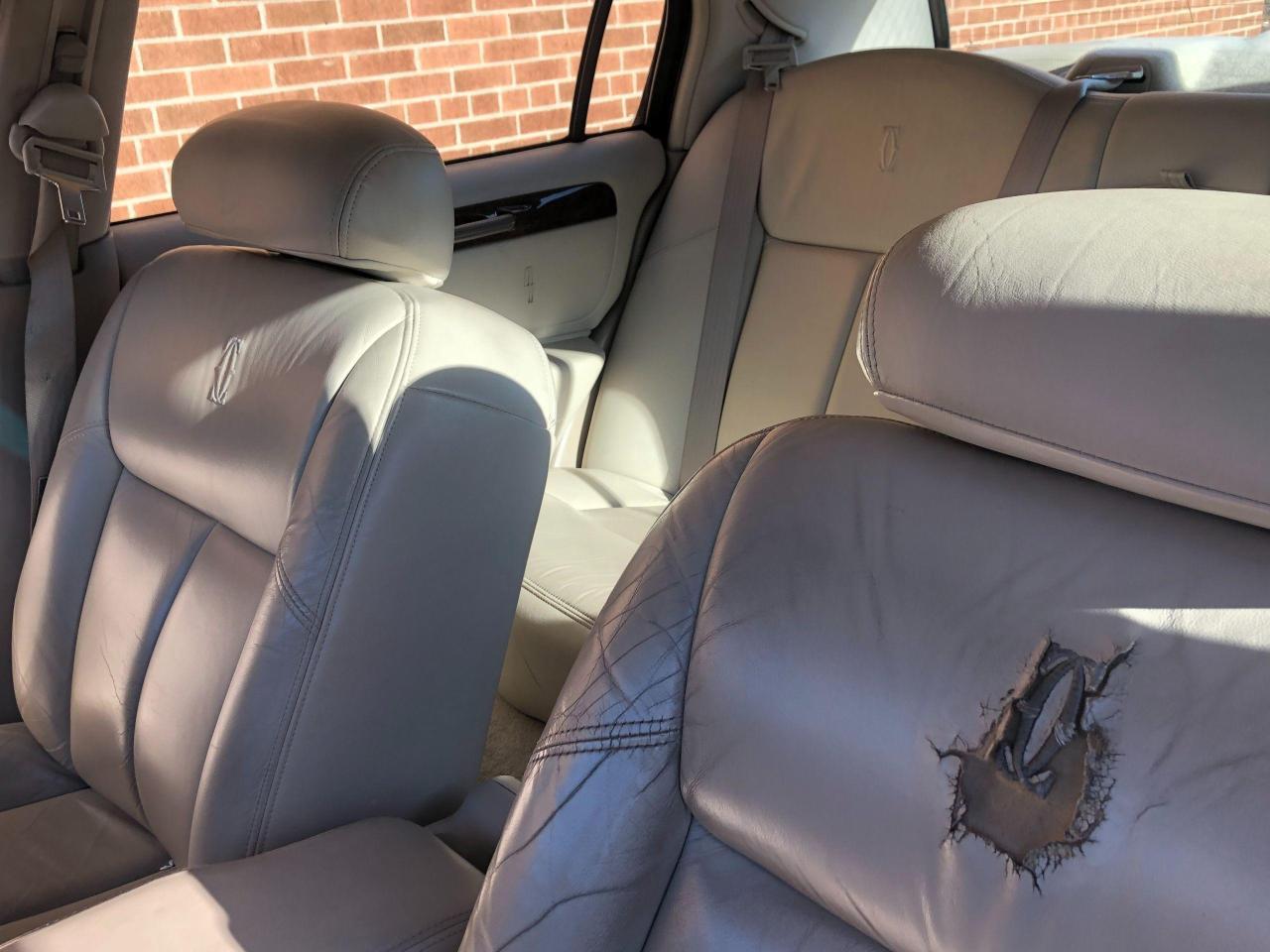 2001 Lincoln Town Car Cartier/ LOW KM 139 K KM/NO ACCIDENTS FULL SERVICE Photo