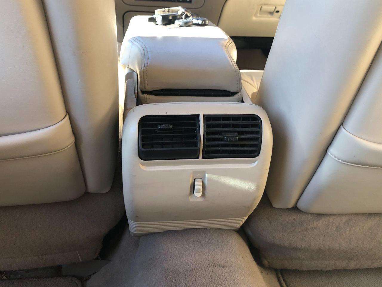 2001 Lincoln Town Car Cartier/ LOW KM 139 K KM/NO ACCIDENTS FULL SERVICE Photo