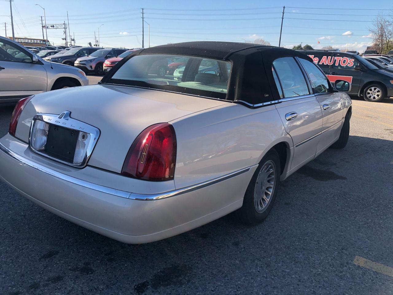 2001 Lincoln Town Car Cartier/ LOW KM 139 K KM/NO ACCIDENTS FULL SERVICE Photo