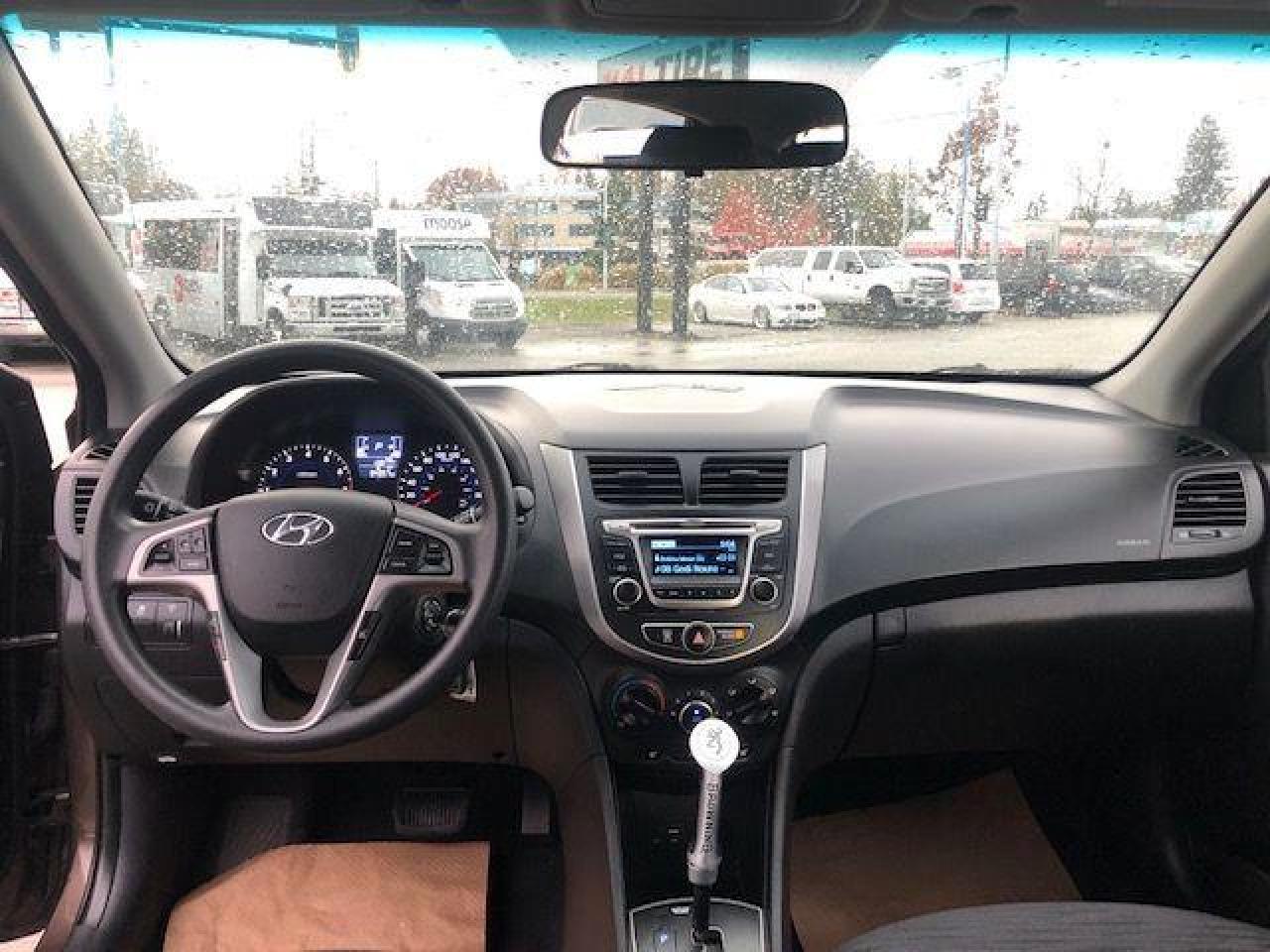 2016 Hyundai Accent GL - Photo #9