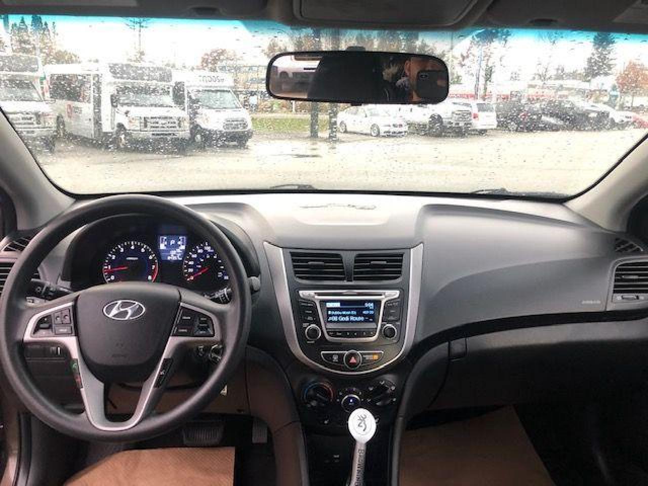 2016 Hyundai Accent GL - Photo #10
