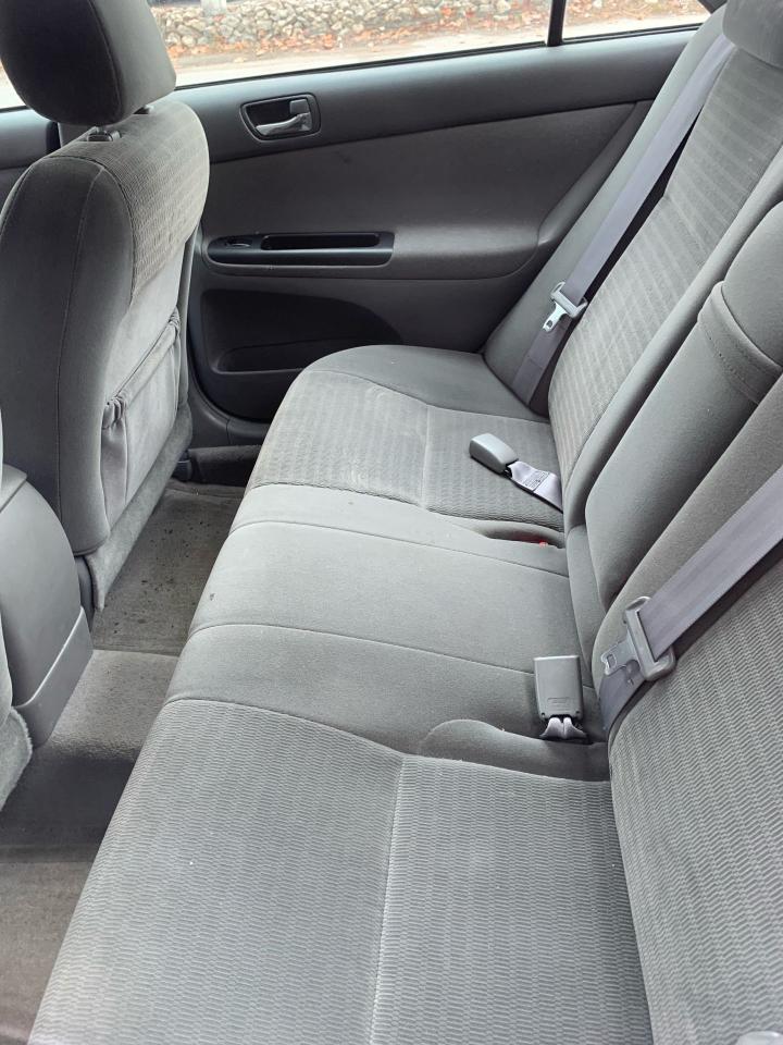 2005 Toyota Camry LE - Photo #9