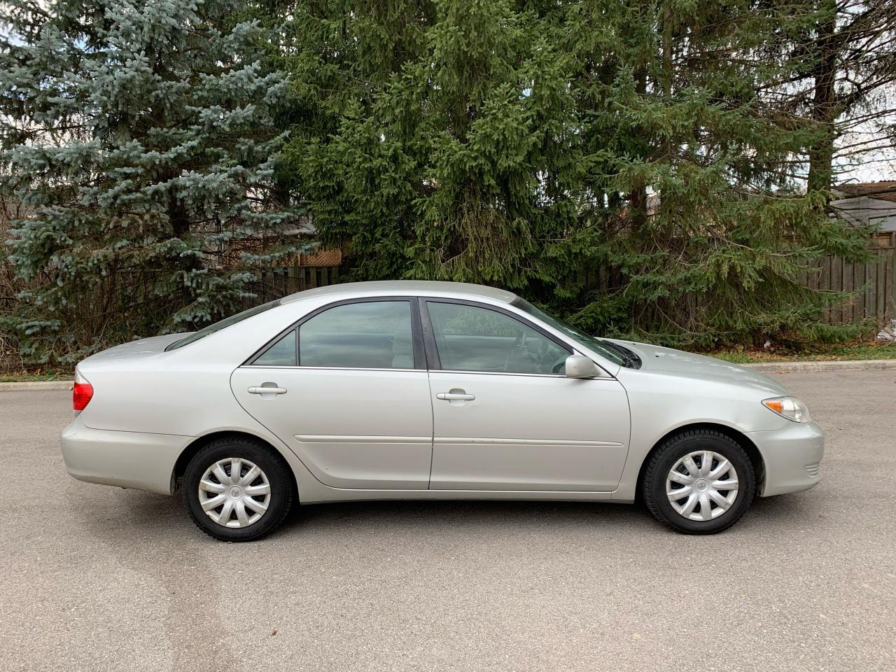 2005 Toyota Camry LE - Photo #2