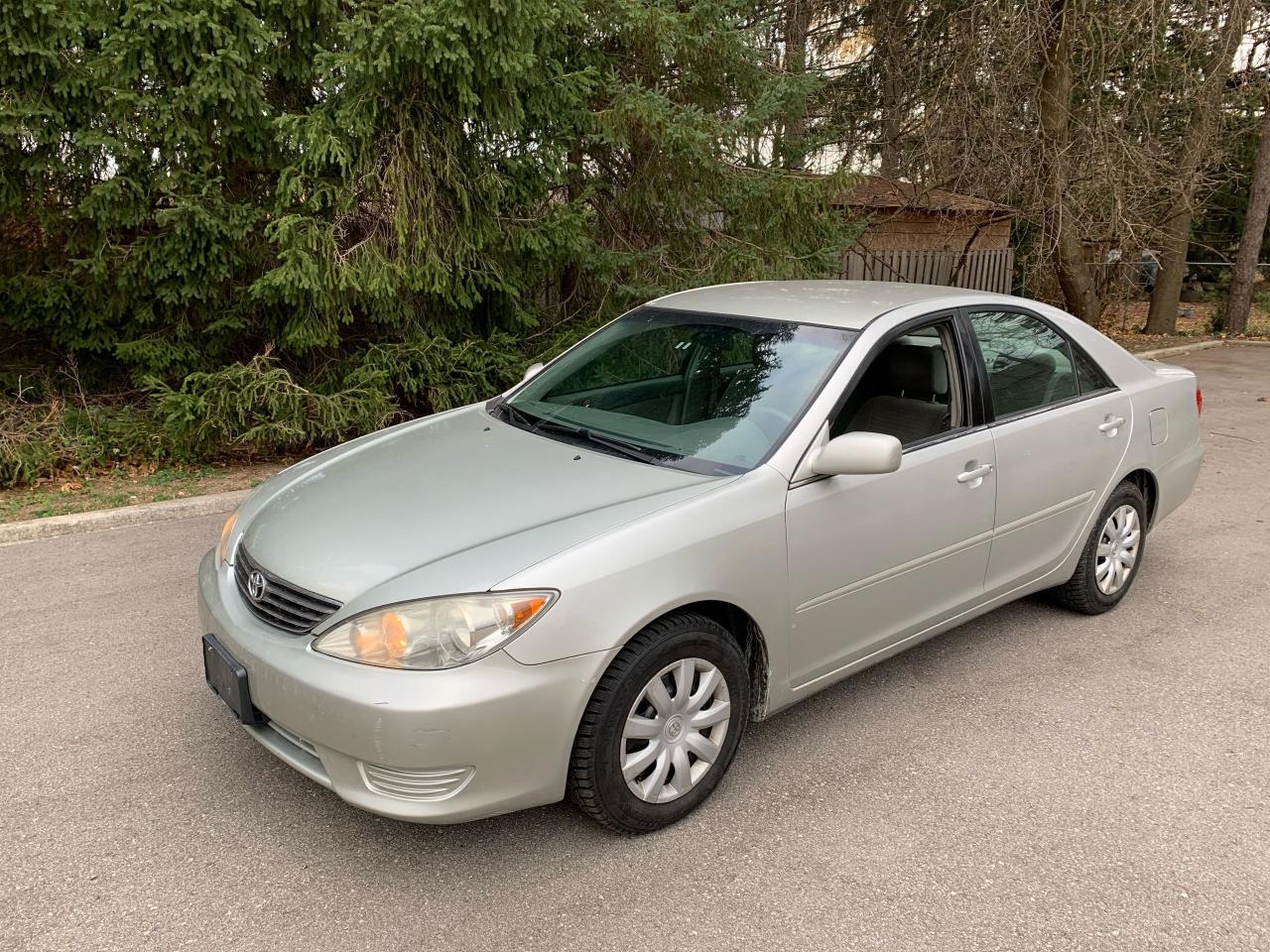 2005 Toyota Camry LE - Photo #4