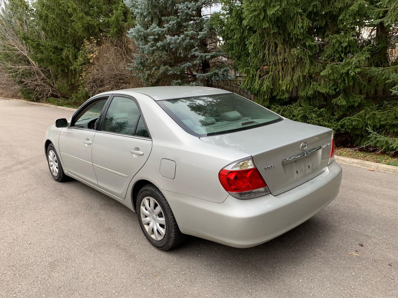 2005 Toyota Camry LE - Photo #6