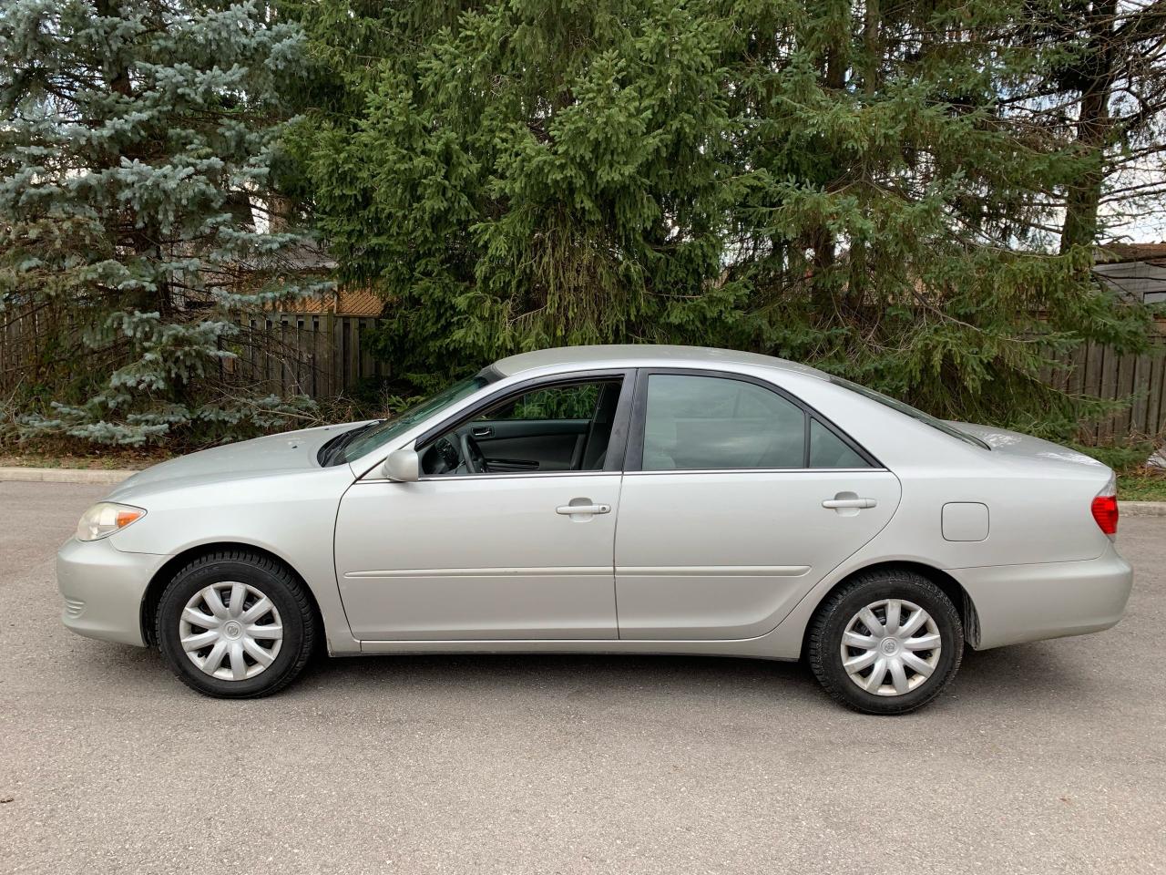 2005 Toyota Camry LE - Photo #5