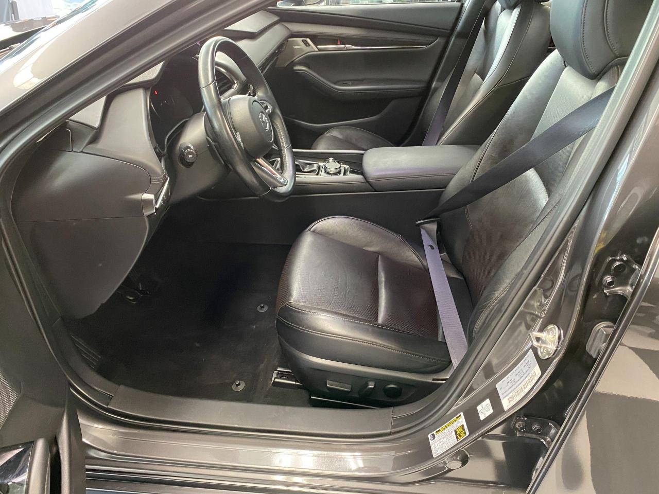 2019 Mazda MAZDA3 GT+Roof+Apple Play+Adaptive Cruise+ACCIDENT FREE - Photo #18