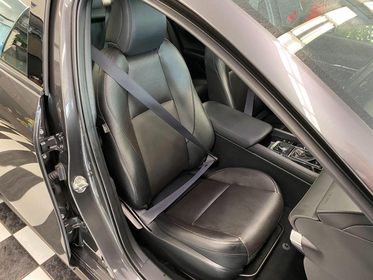 2019 Mazda MAZDA3 GT+Roof+Apple Play+Adaptive Cruise+ACCIDENT FREE - Photo #22