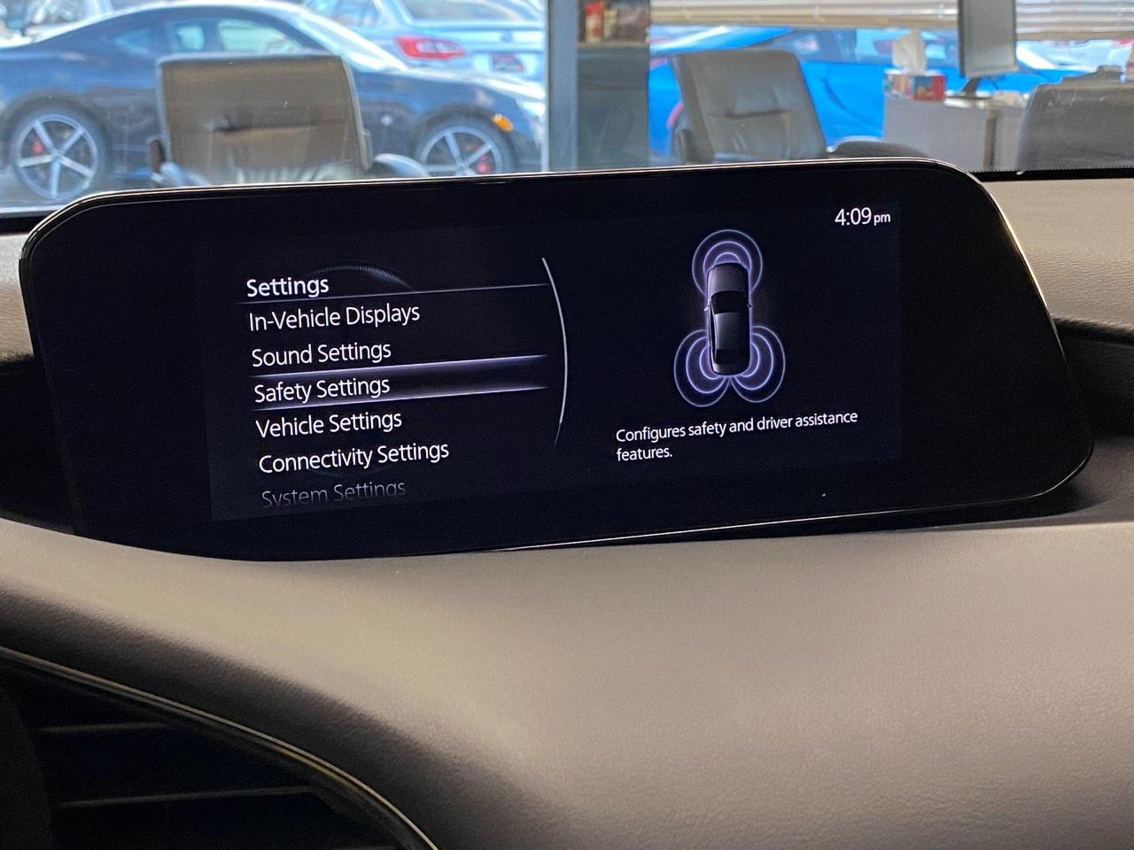 2019 Mazda MAZDA3 GT+Roof+Apple Play+Adaptive Cruise+ACCIDENT FREE - Photo #32