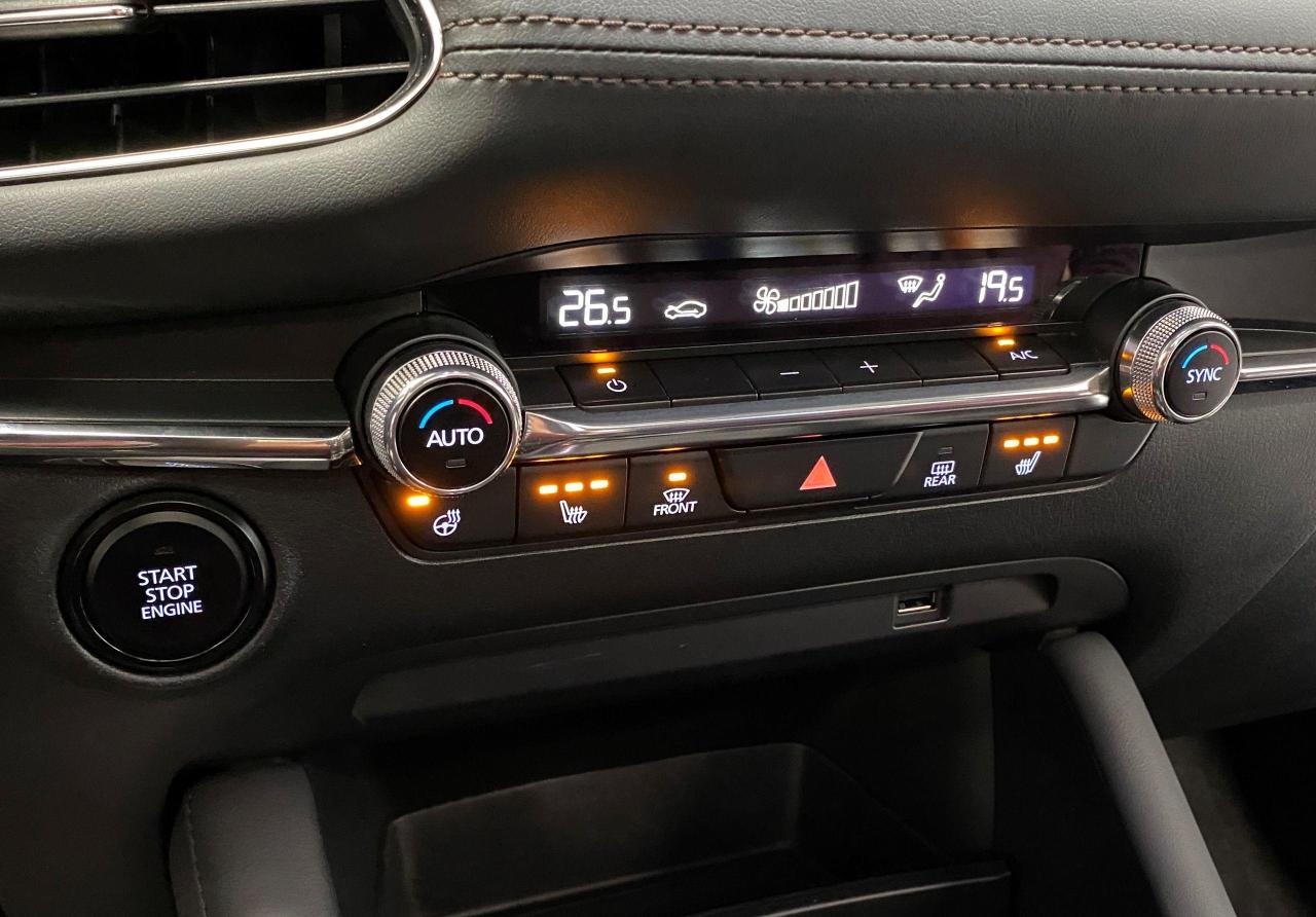 2019 Mazda MAZDA3 GT+Roof+Apple Play+Adaptive Cruise+ACCIDENT FREE - Photo #37