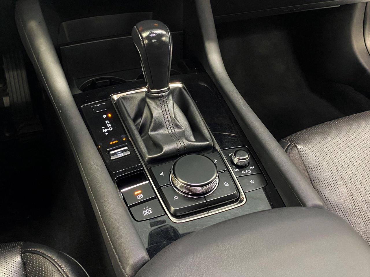 2019 Mazda MAZDA3 GT+Roof+Apple Play+Adaptive Cruise+ACCIDENT FREE - Photo #38