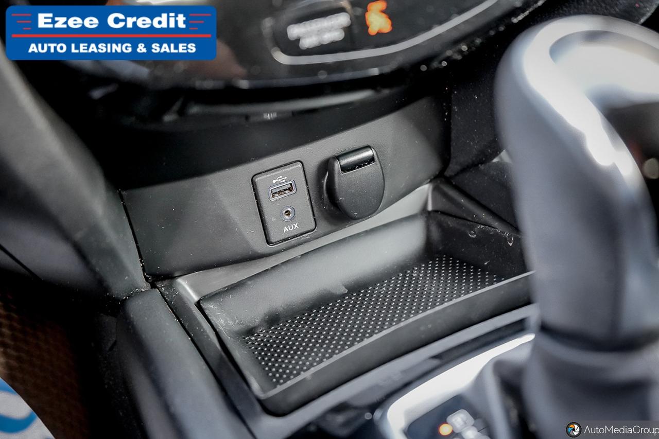 2017 Nissan Rogue SV Photo