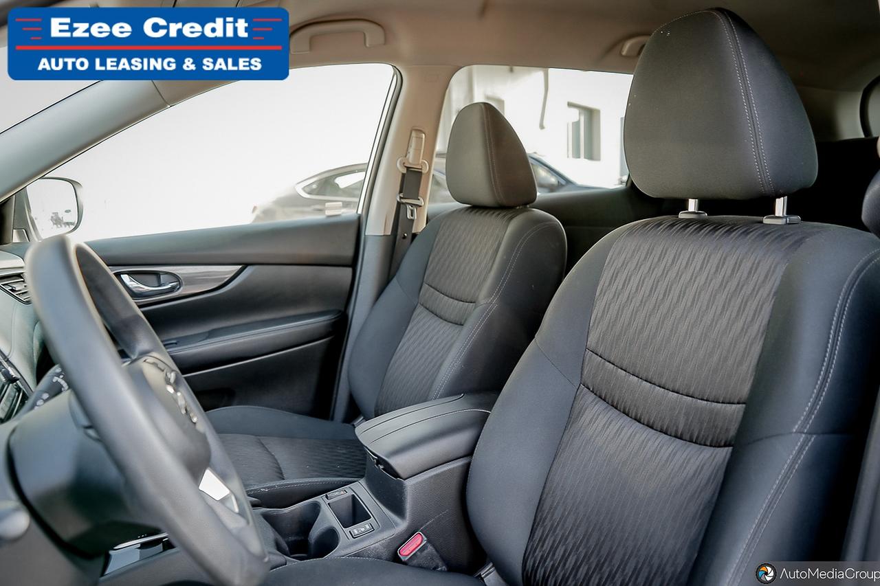 2017 Nissan Rogue SV Photo