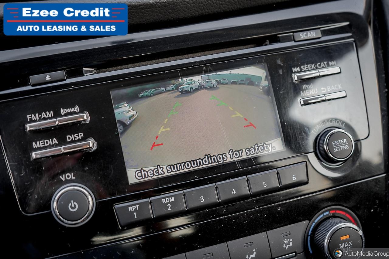 2017 Nissan Rogue SV Photo