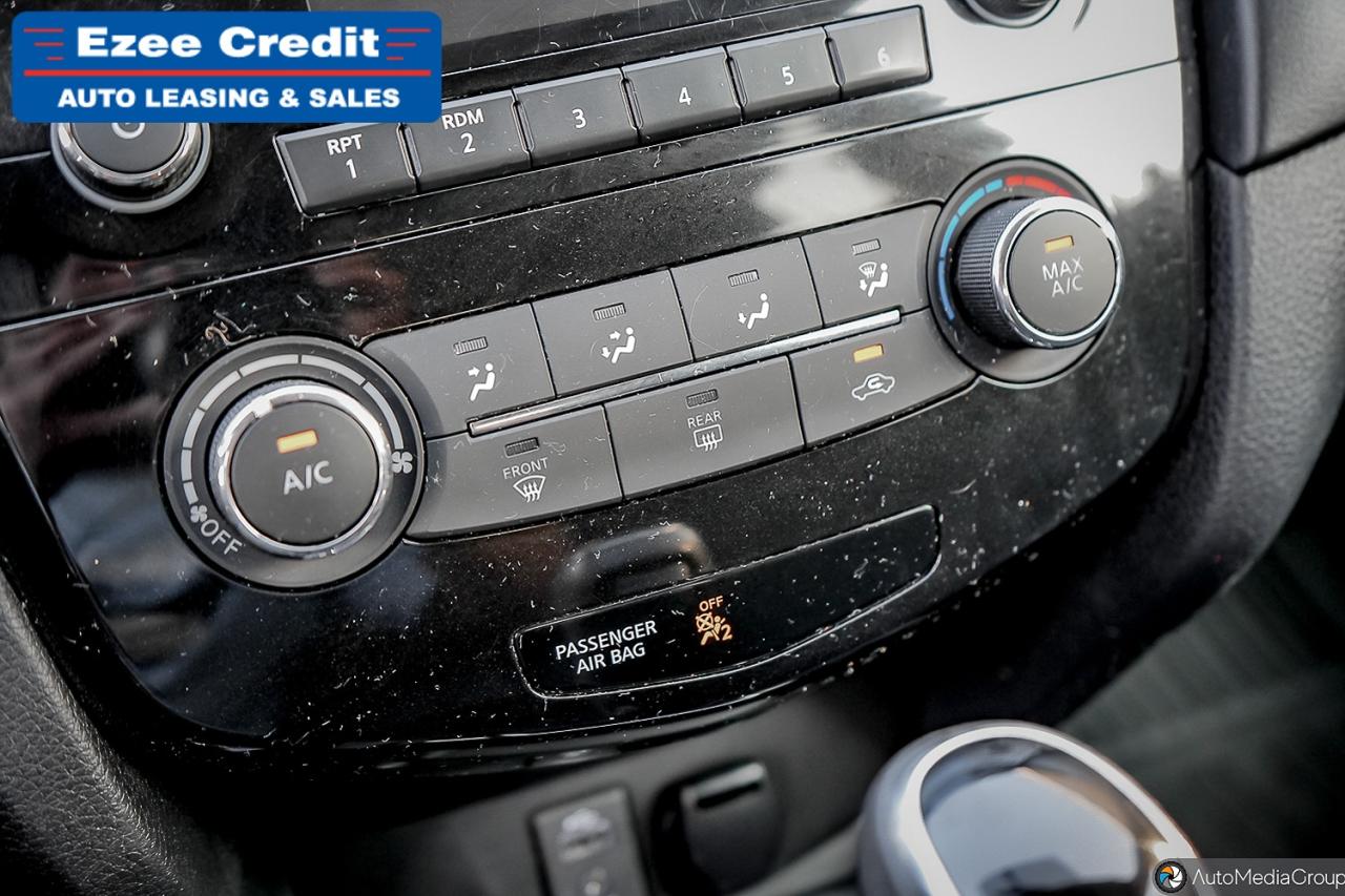 2017 Nissan Rogue SV Photo