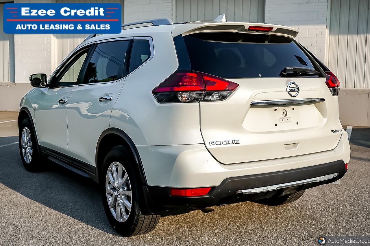2017 Nissan Rogue SV Photo