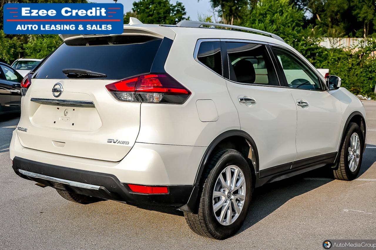 2017 Nissan Rogue SV Photo5