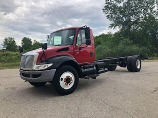 2007 International 4400 DURA STAR CAB & CHASSIS - Photo #1