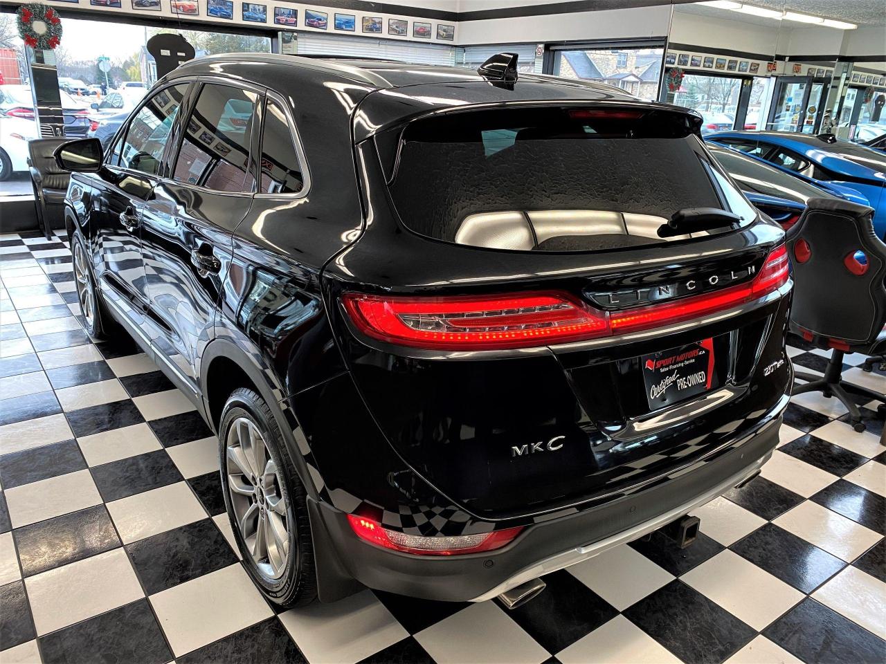 2017 Lincoln MKC Select AWD+Blind Spot+Roof+ApplePlay+ACCIDENT FREE - Photo #2