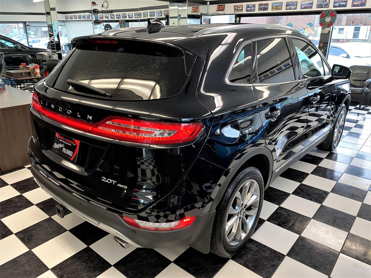 2017 Lincoln MKC Select AWD+Blind Spot+Roof+ApplePlay+ACCIDENT FREE - Photo #4