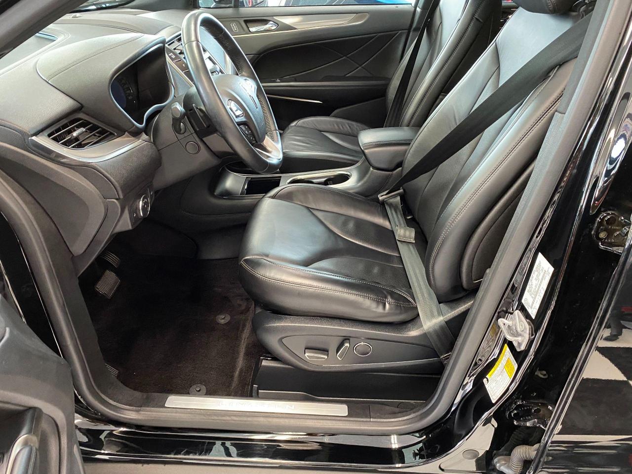 2017 Lincoln MKC Select AWD+Blind Spot+Roof+ApplePlay+ACCIDENT FREE - Photo #16