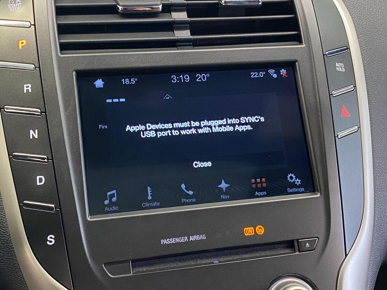 2017 Lincoln MKC Select AWD+Blind Spot+Roof+ApplePlay+ACCIDENT FREE - Photo #29