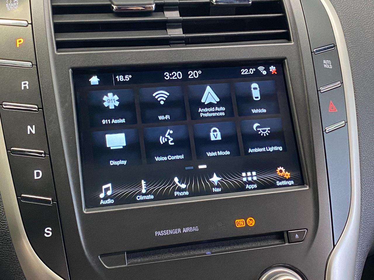 2017 Lincoln MKC Select AWD+Blind Spot+Roof+ApplePlay+ACCIDENT FREE Photo95