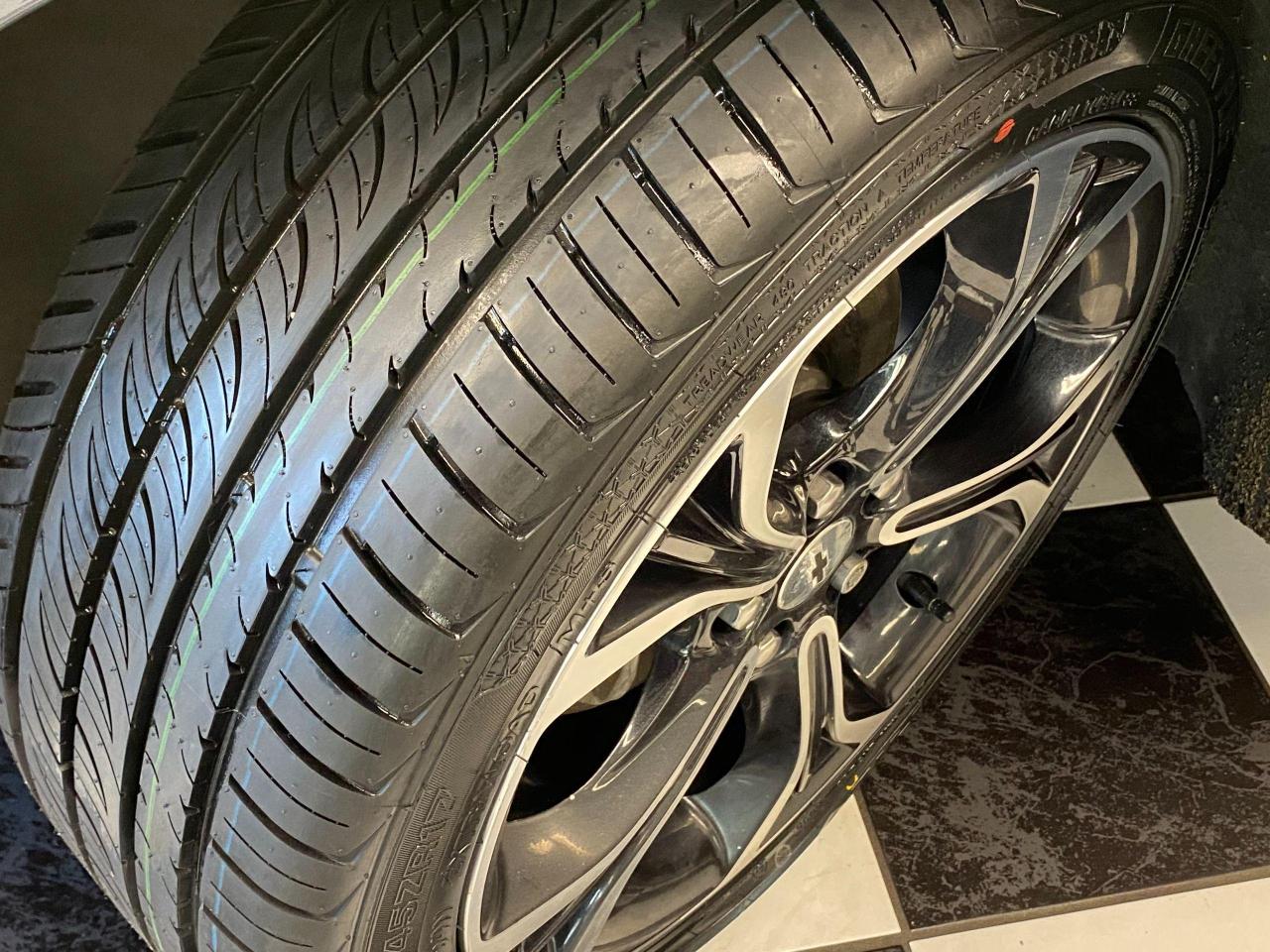 2019 Chevrolet Cruze LT+Sunroof+Apple Play+New Tires+ACCIDENT FREE - Photo #11