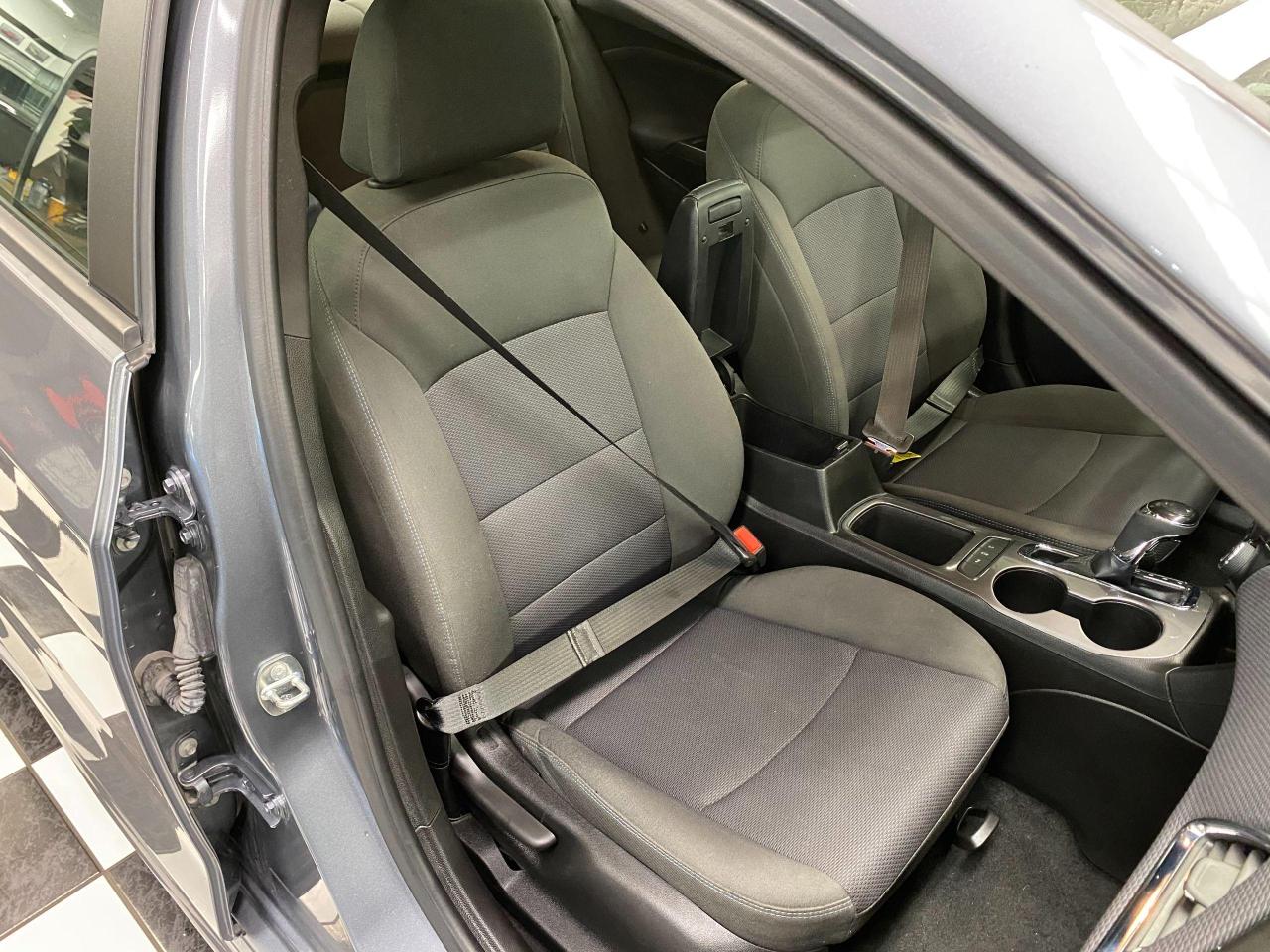 2019 Chevrolet Cruze LT+Sunroof+Apple Play+New Tires+ACCIDENT FREE - Photo #19