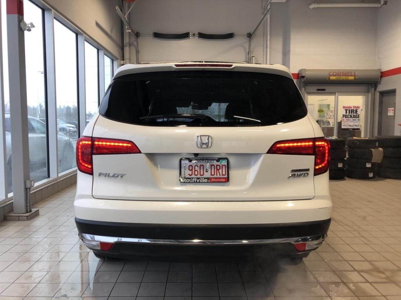 2017 Honda Pilot Touring Photo3