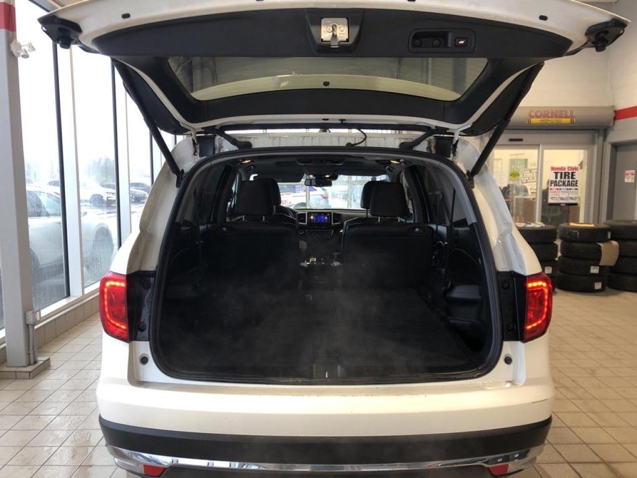 2017 Honda Pilot Touring Photo4