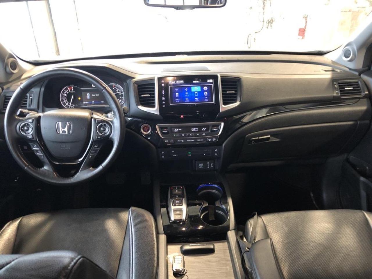 2017 Honda Pilot Touring Photo