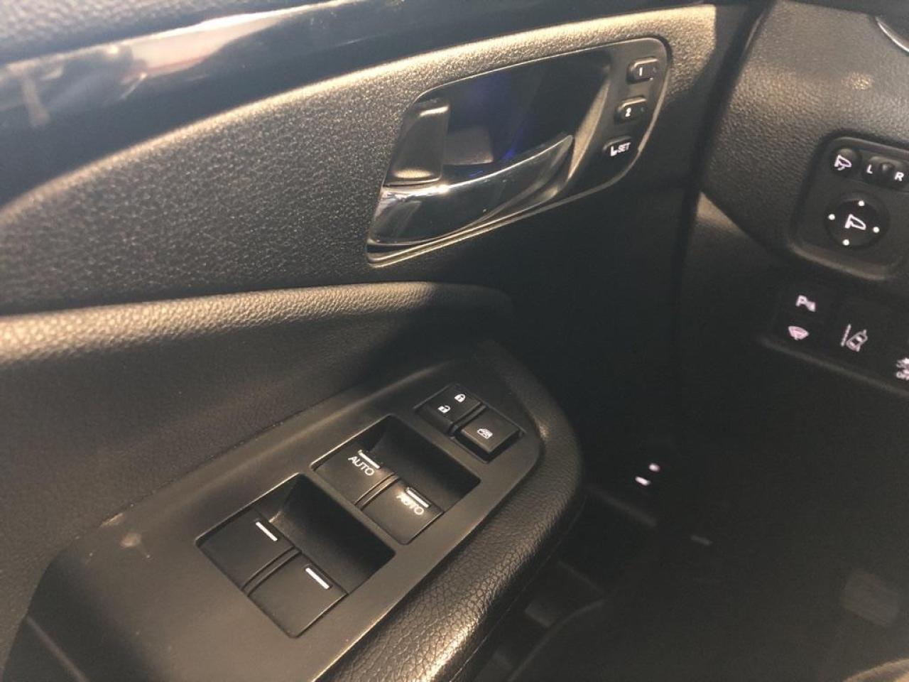 2017 Honda Pilot Touring Photo