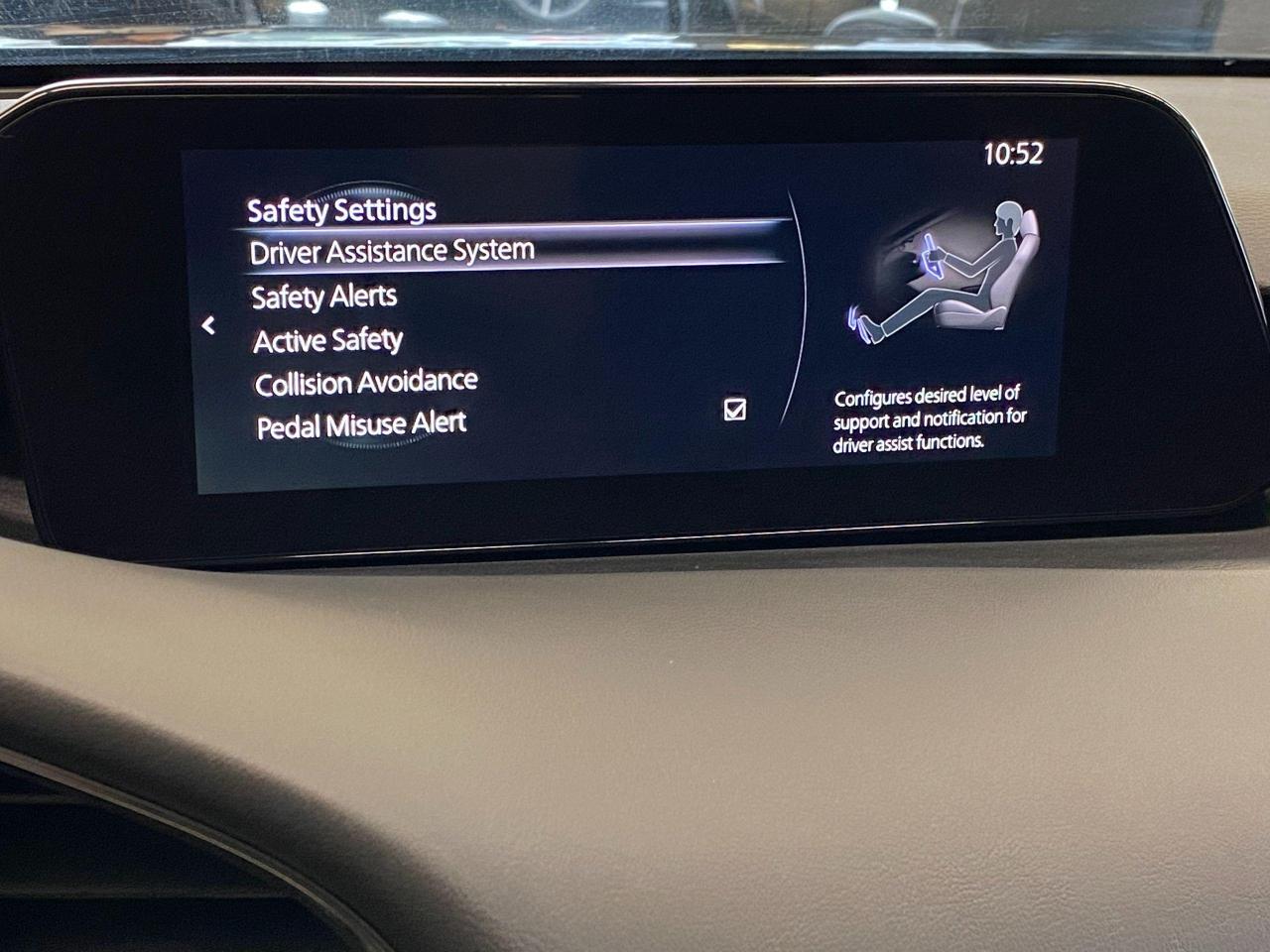 2019 Mazda MAZDA3 GS+Apple Play+Collision Avoidance+ACCIDENT FREE - Photo #11