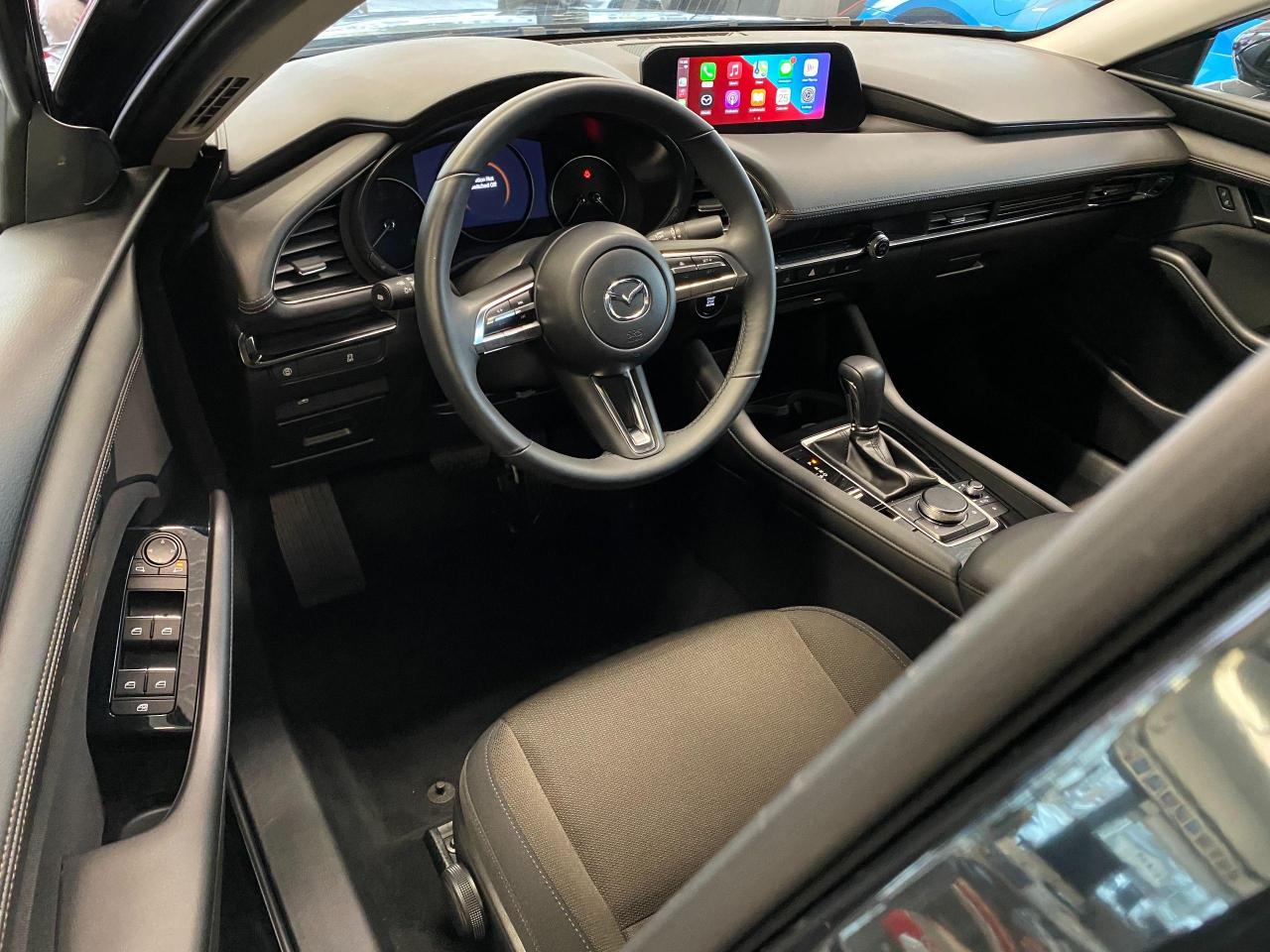 2019 Mazda MAZDA3 GS+Apple Play+Collision Avoidance+ACCIDENT FREE - Photo #17