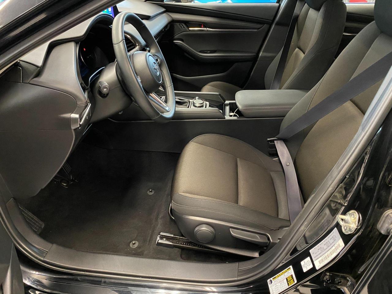 2019 Mazda MAZDA3 GS+Apple Play+Collision Avoidance+ACCIDENT FREE - Photo #18