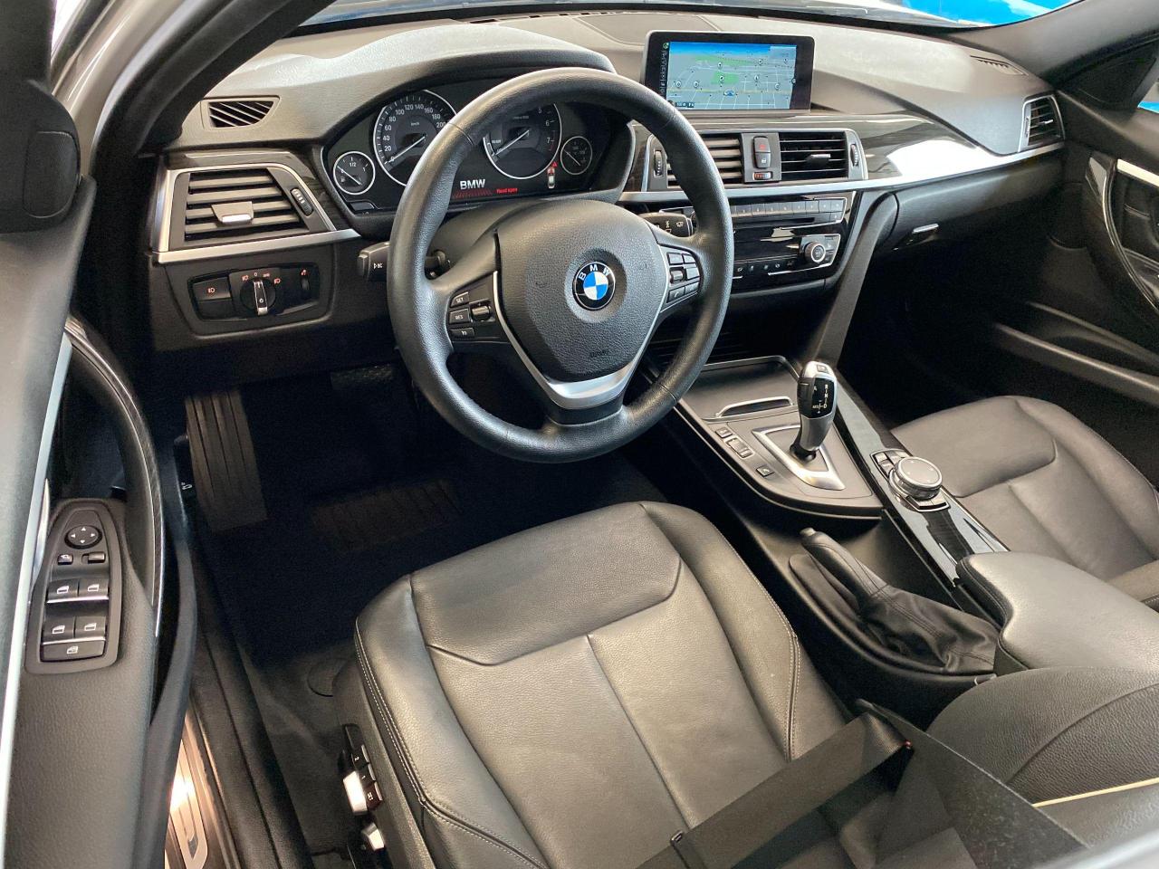 2016 BMW 3 Series 328i xDrive+GPS+Camera+Sensors+ACCIDENT FREE - Photo #17