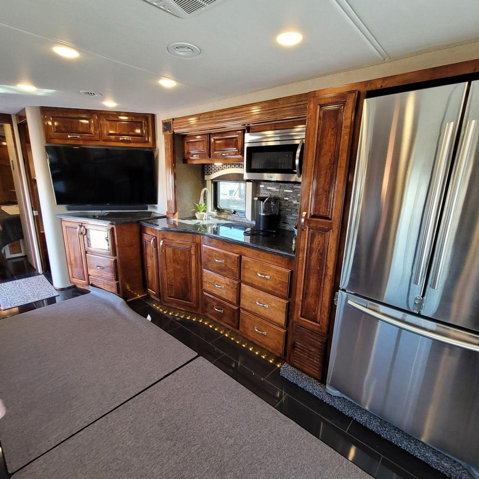 2019 Renegade VERONA LE 40LRB