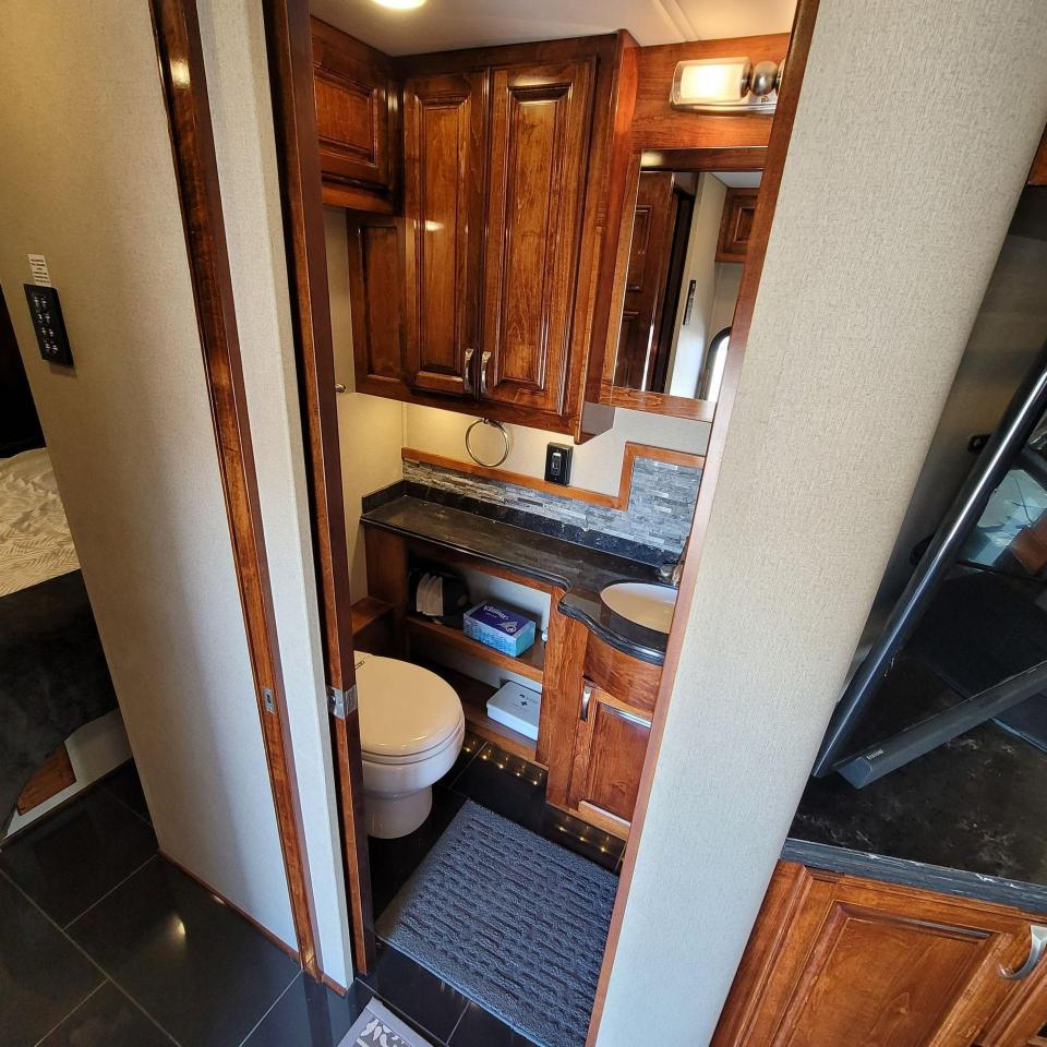 2019 Renegade VERONA LE 40LRB