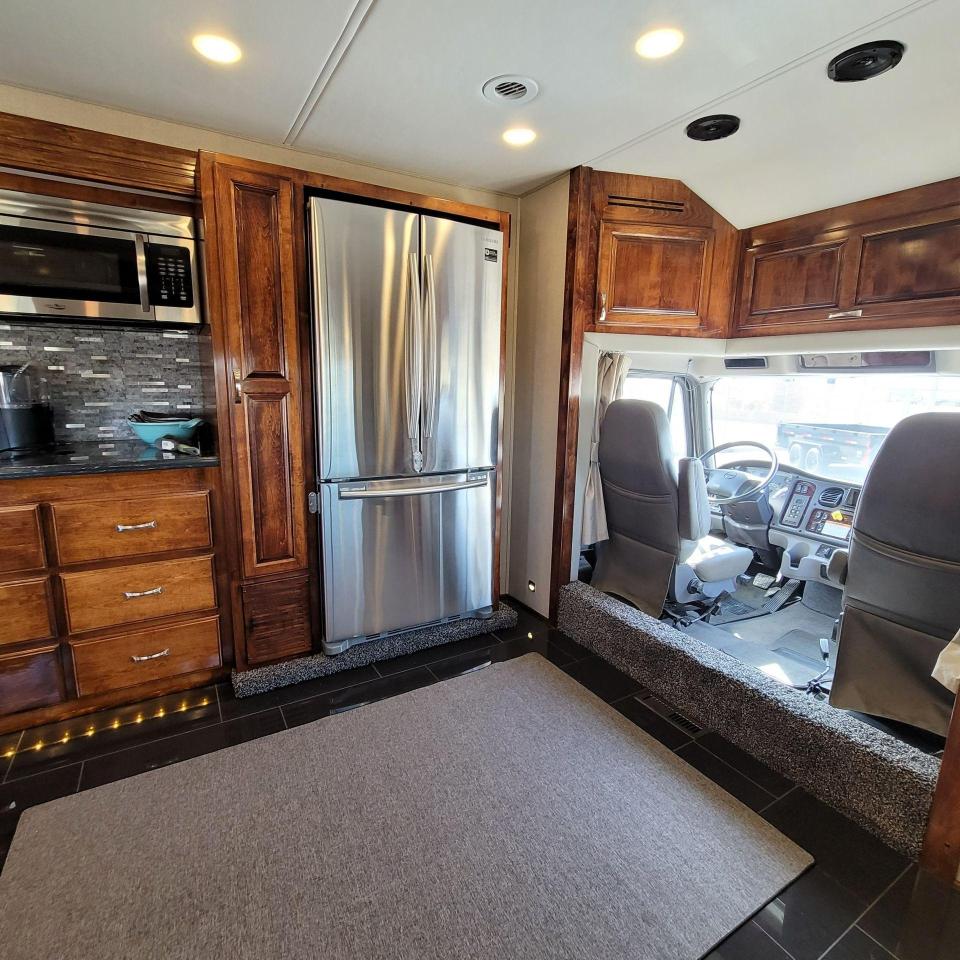 2019 Renegade VERONA LE 40LRB