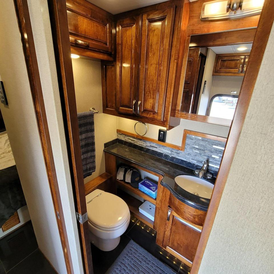 2019 Renegade VERONA LE 40LRB
