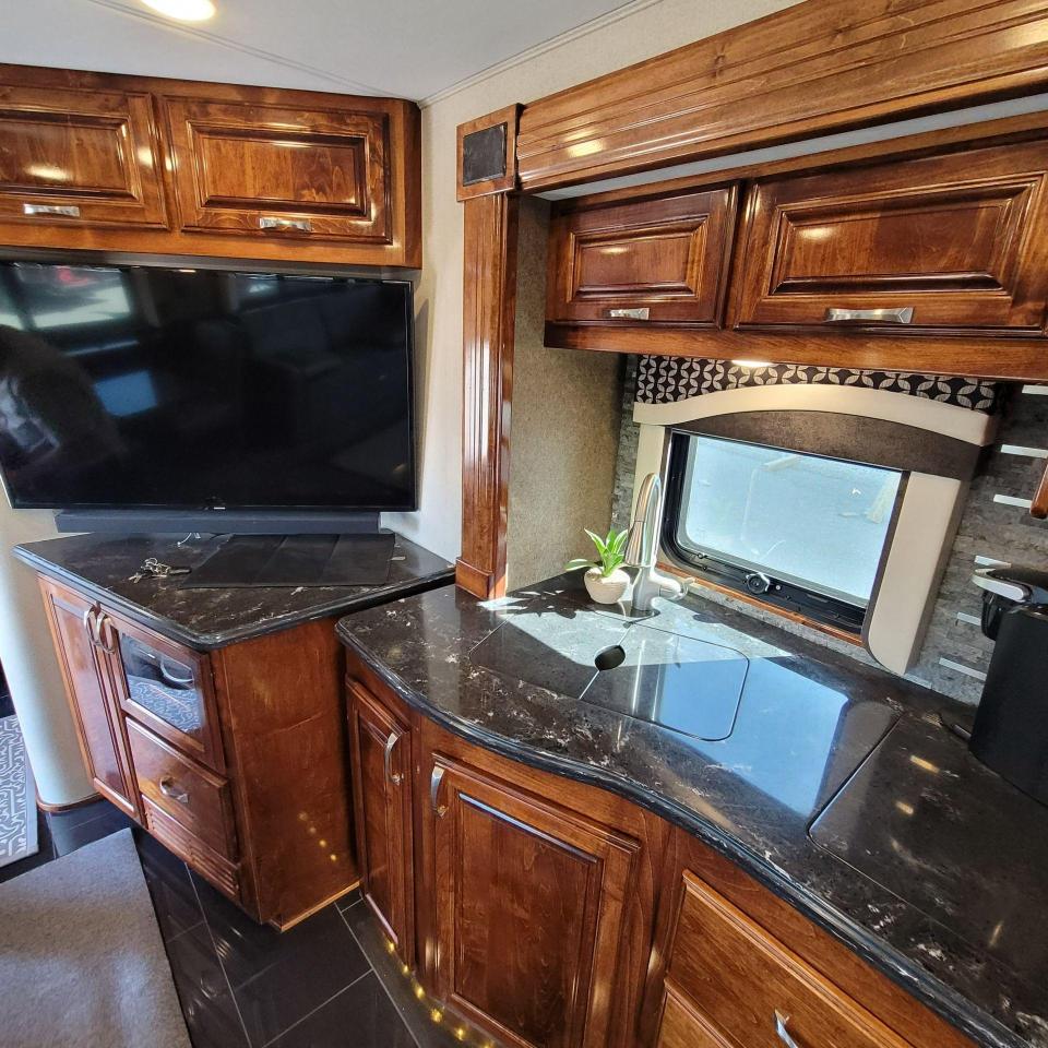 2019 Renegade VERONA LE 40LRB