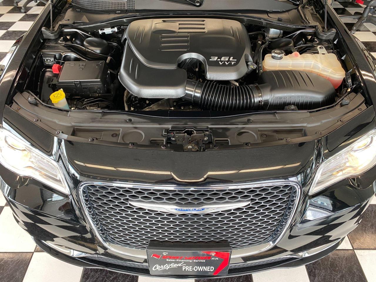 2016 Chrysler 300 Touring AWD+Roof+New Tires+ACCIDENT FREE - Photo #7